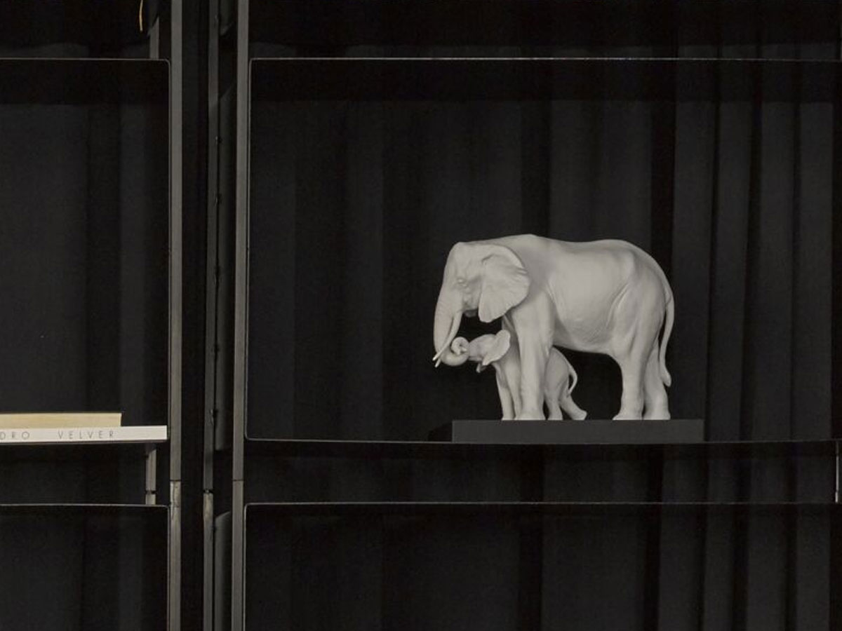 Lladró Leading The Way Elephants Sculpture White