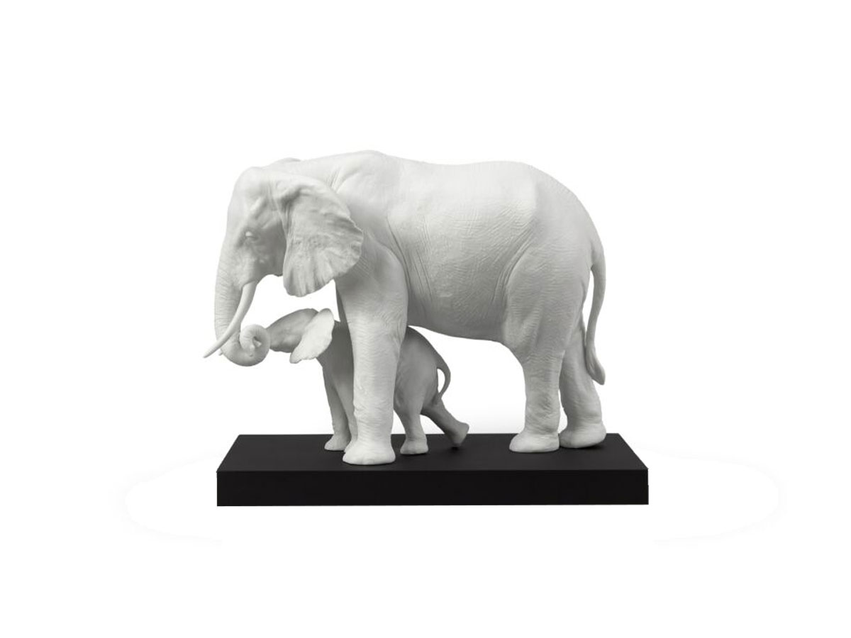 Lladró Leading The Way Elephants Sculpture White