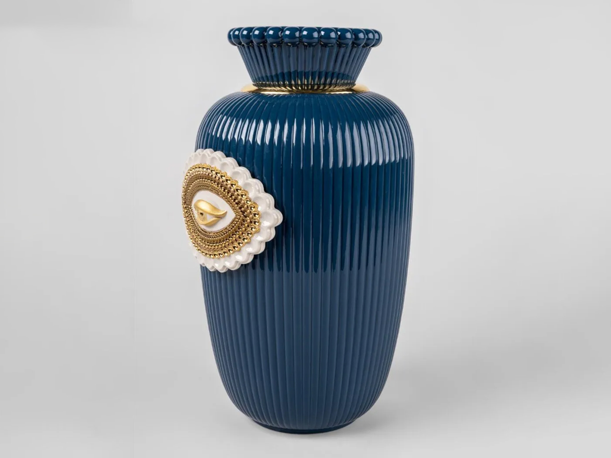 Lladró Lovers Eyes Vase