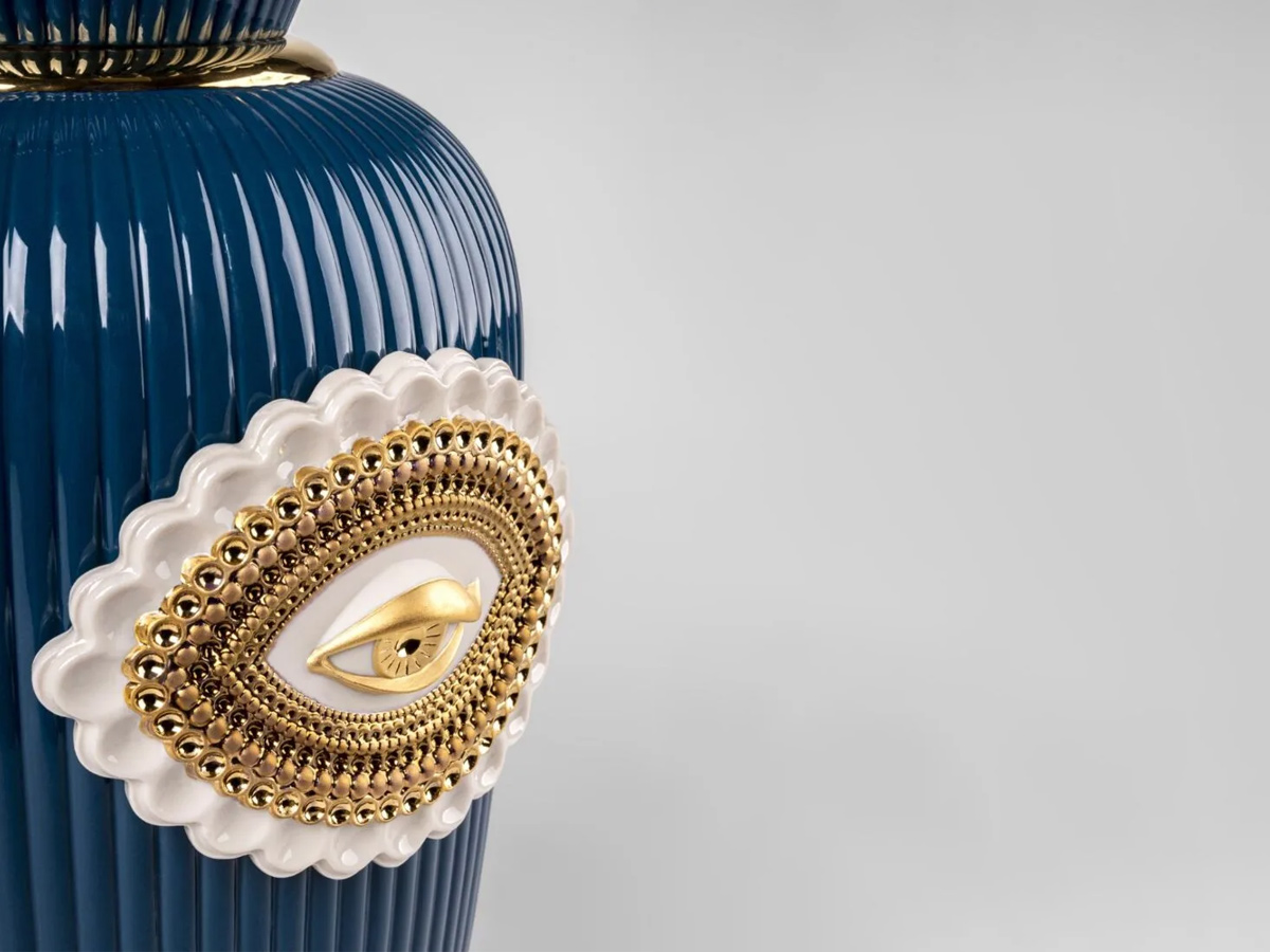 Lladró Lovers Eyes Vase