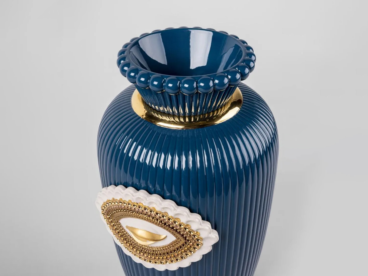 Lladró Lovers Eyes Vase