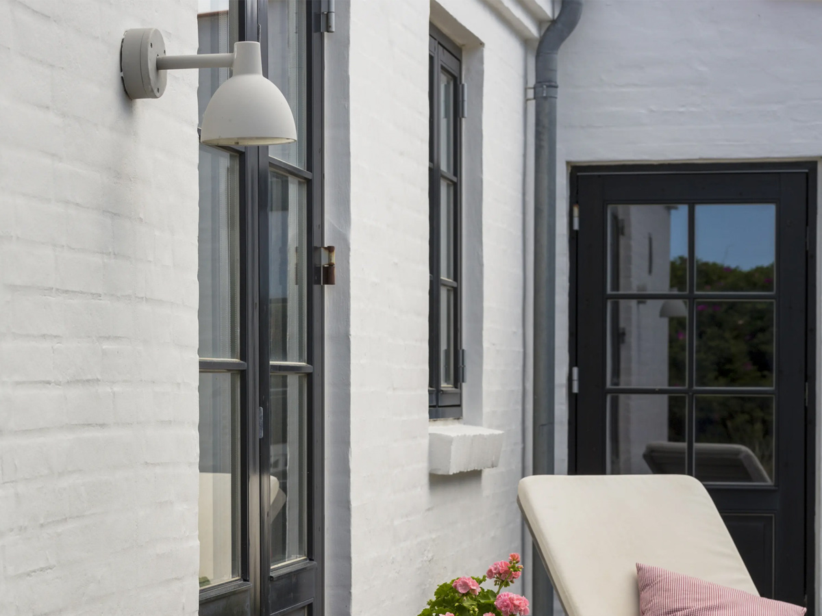 Louis Poulsen Toldbod 220 Wall Lamp Outdoor