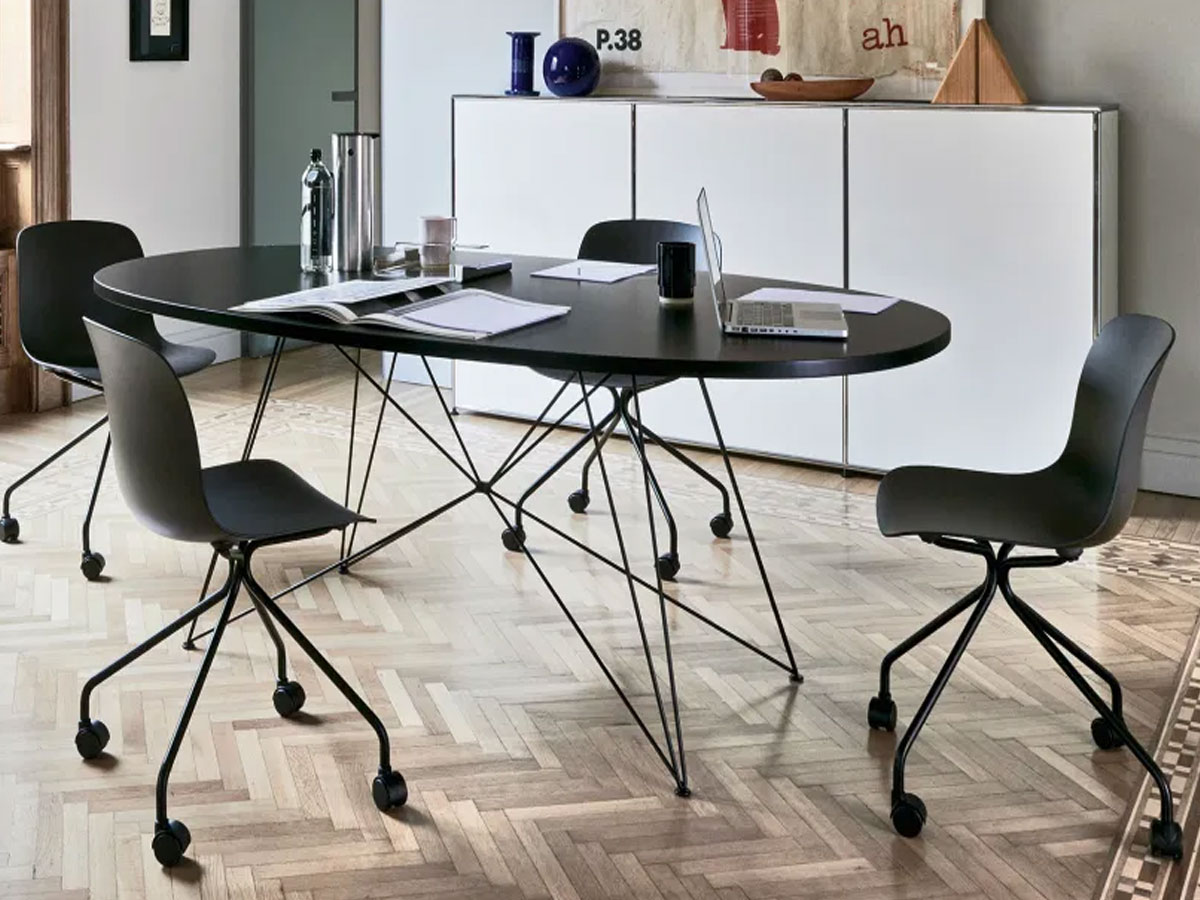 Magis Xz3 Oval Table