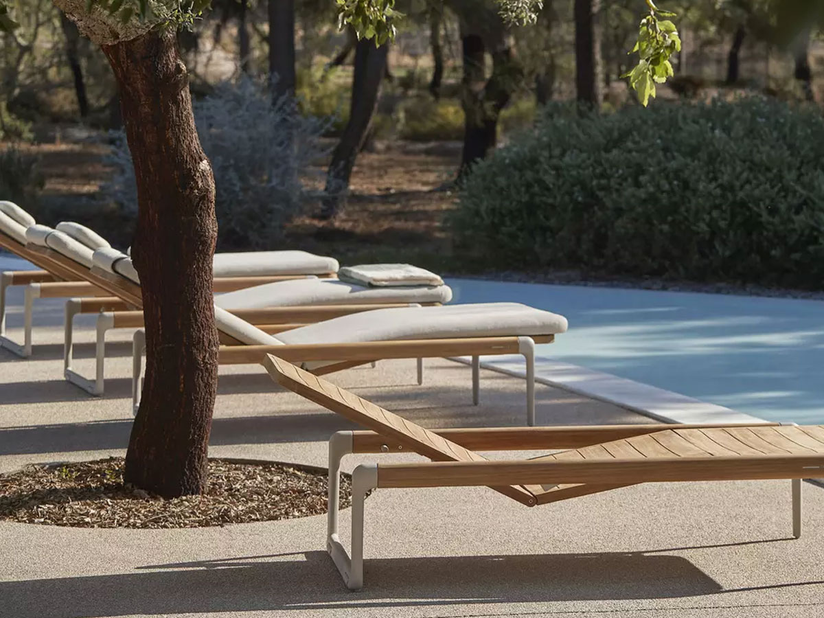 Manutti Flows Sunlounger Teak