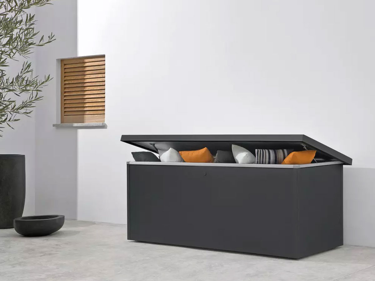 Manutti Fuse Cushion Box