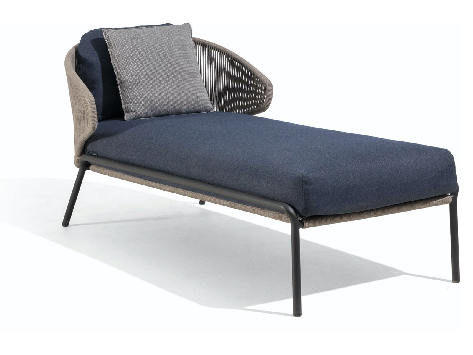 Manutti Radoc Chaise Longue