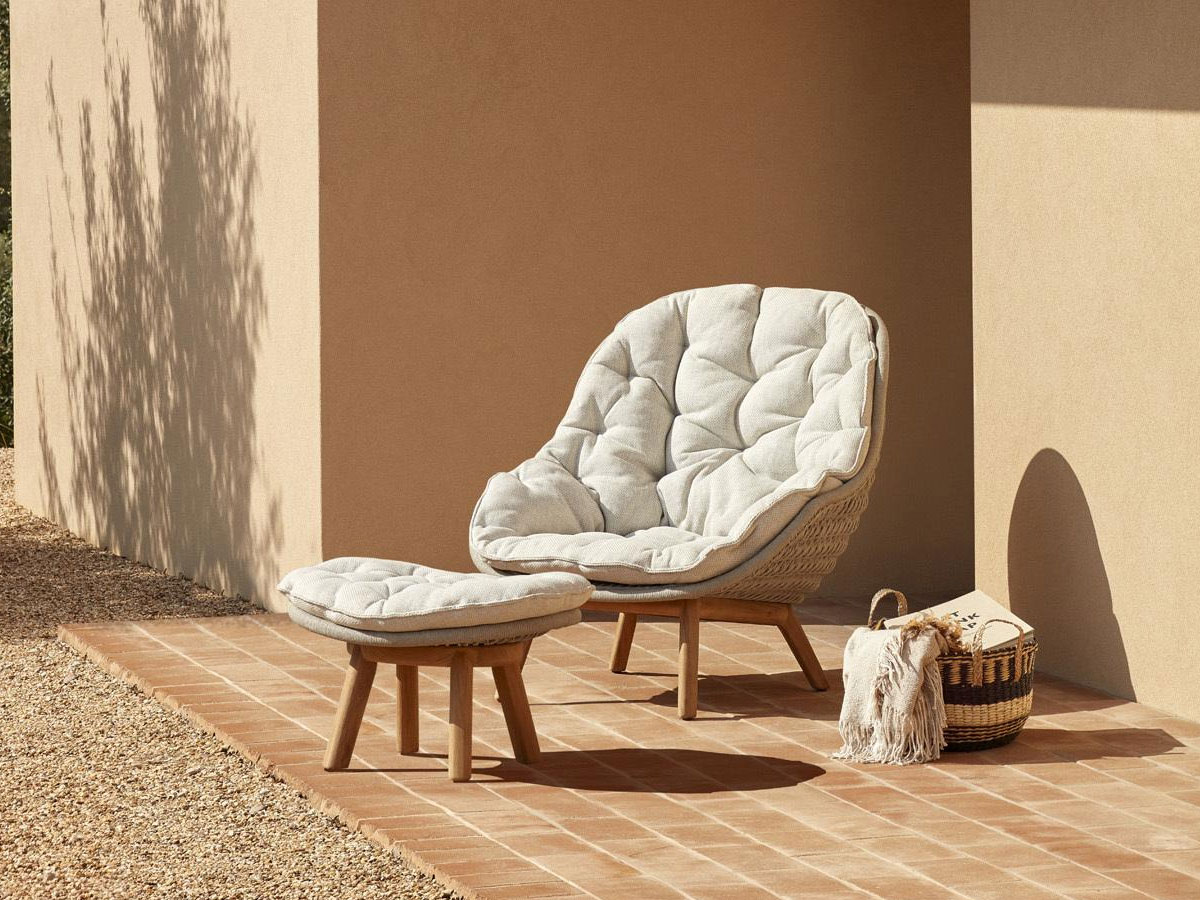 Manutti Sandua Footstool Teak C145 Salty White Cushion