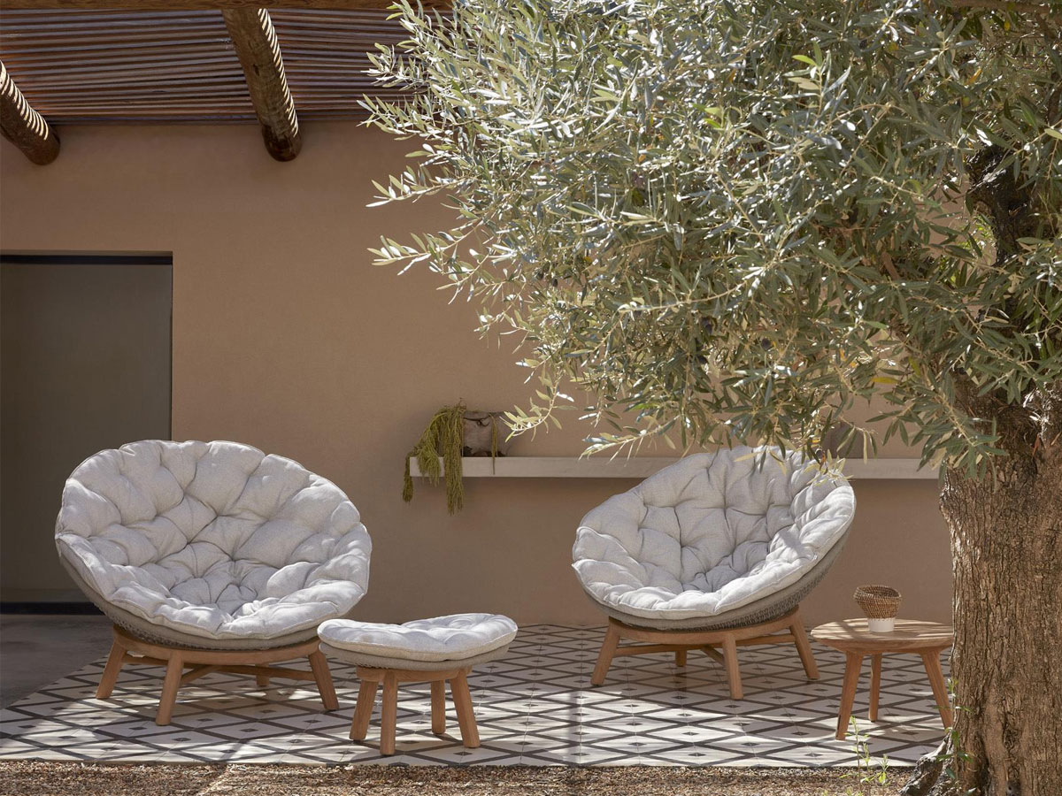 Manutti Sandua Footstool Teak C145 Salty White Cushion