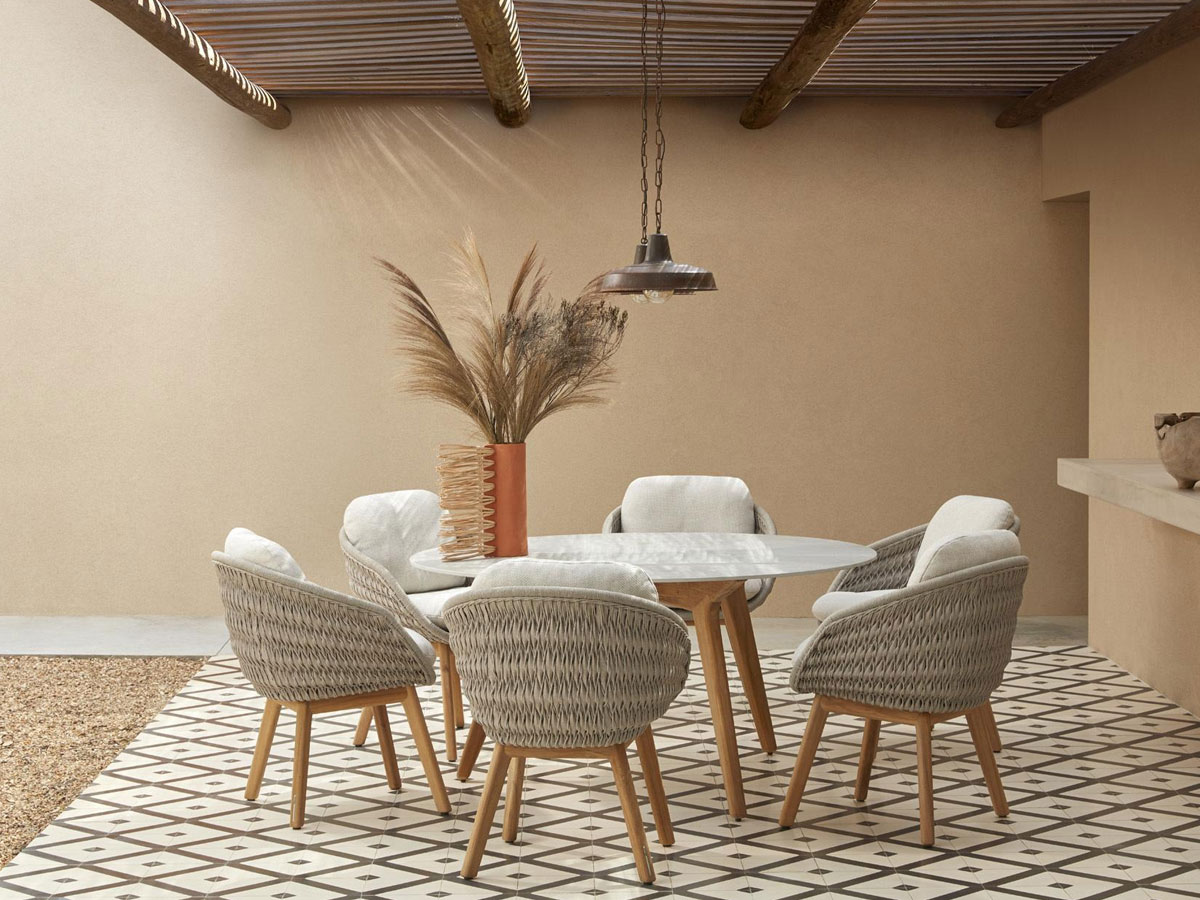 Manutti Sandua Dining Chair Teak C145 Salty White Cushion