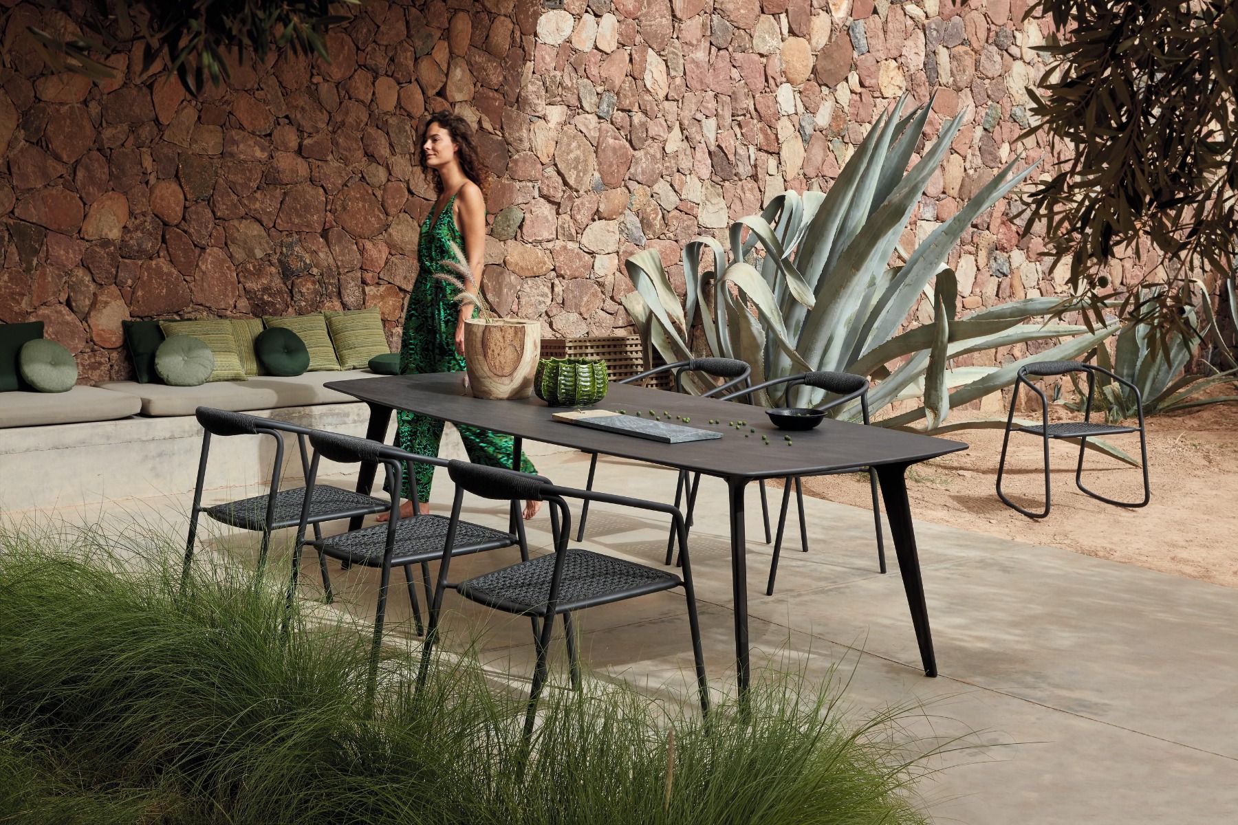 Manutti Torsa Table Collection