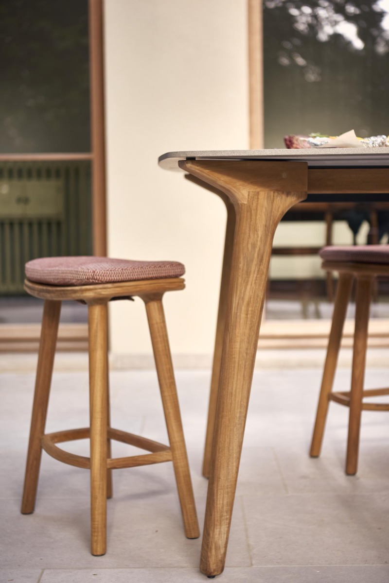 Manutti Torsa Table Collection