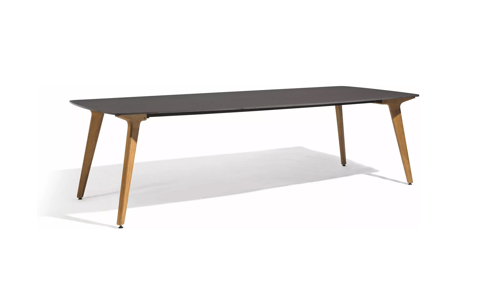 Manutti Torsa Table Collection