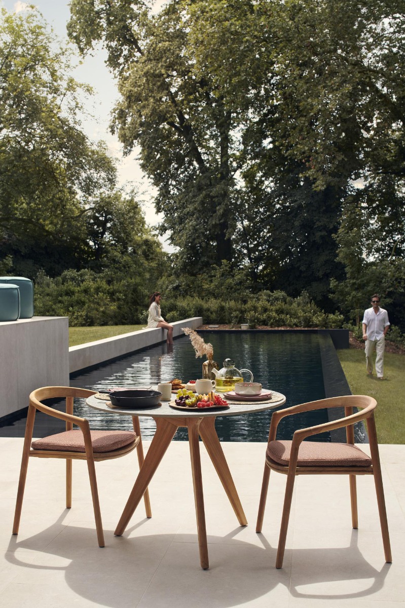 Manutti Torsa Table Collection