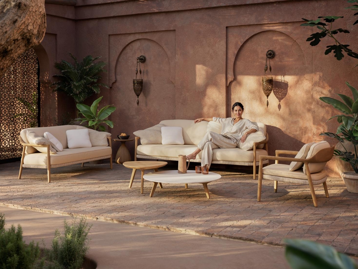 Manutti Yiko 3 Seater Sofa With Piping