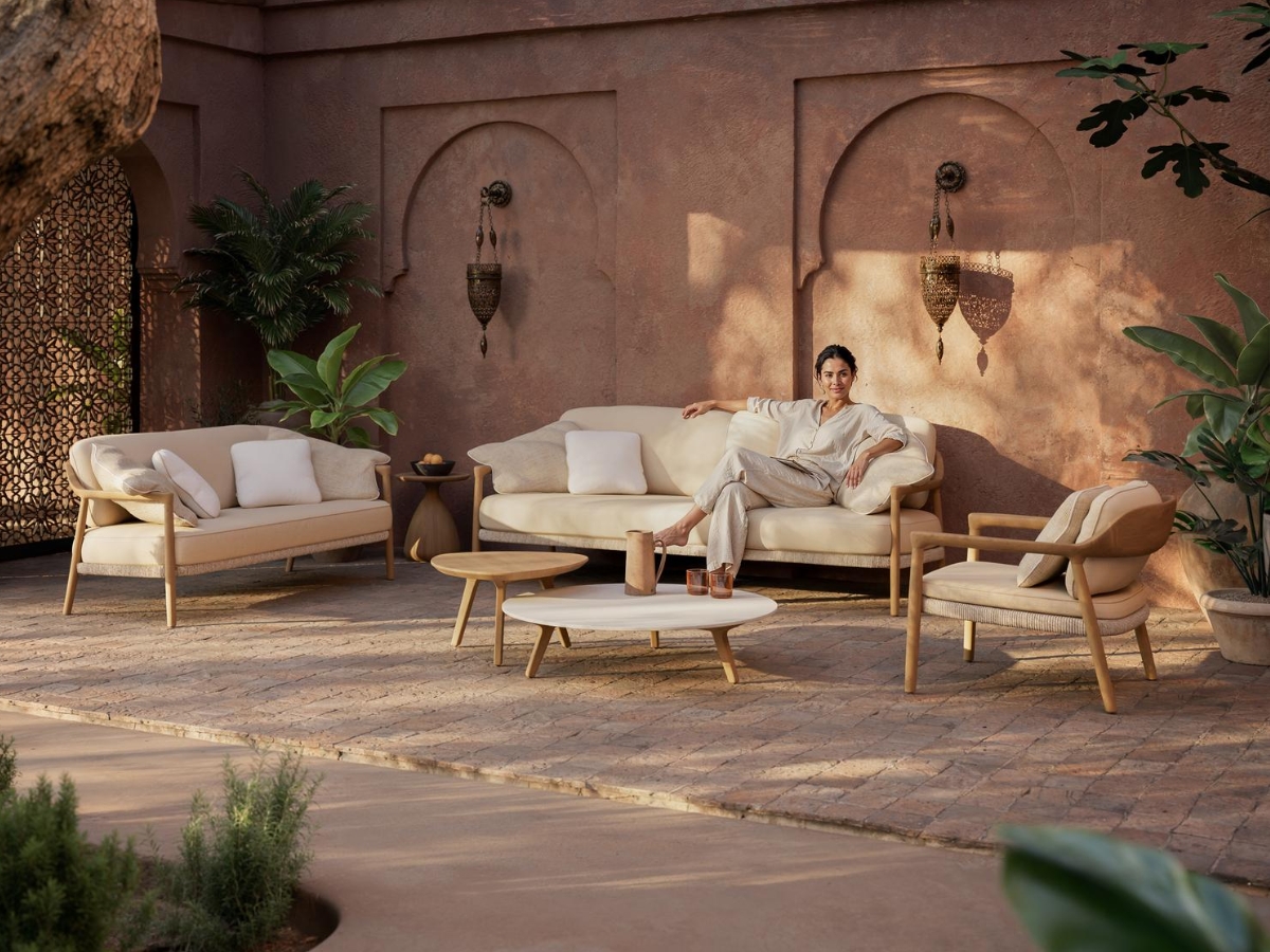 Manutti Yiko Lounge Chair