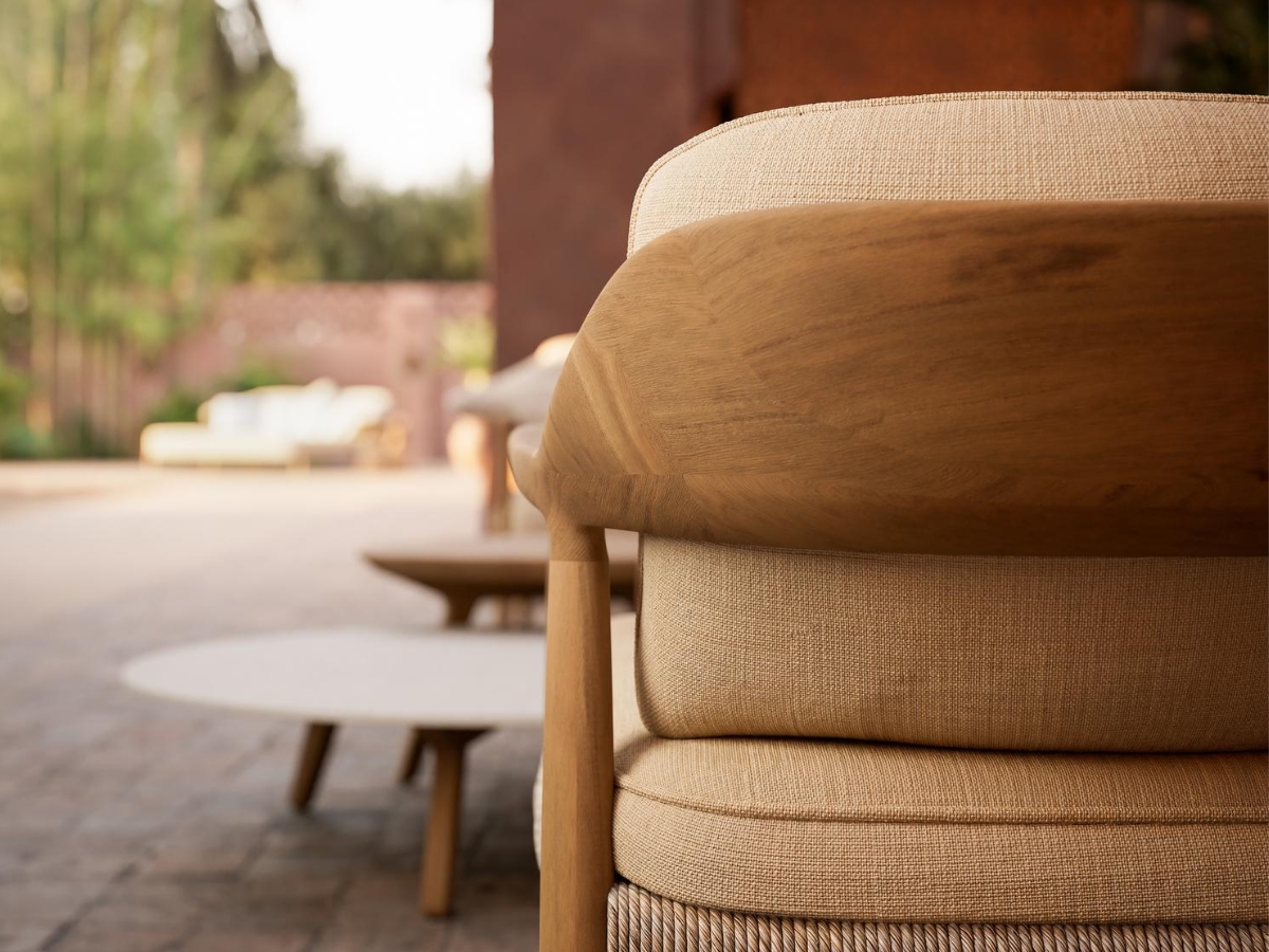 Manutti Yiko Lounge Chair