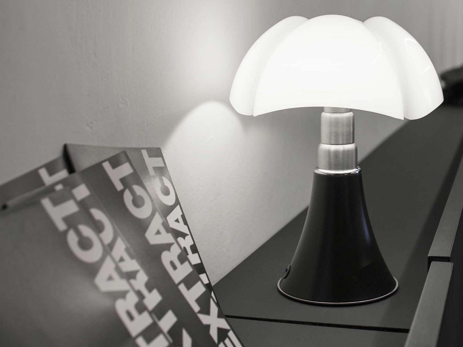 Martinelli Luce Minipipistrello Table Lamp A Batteria