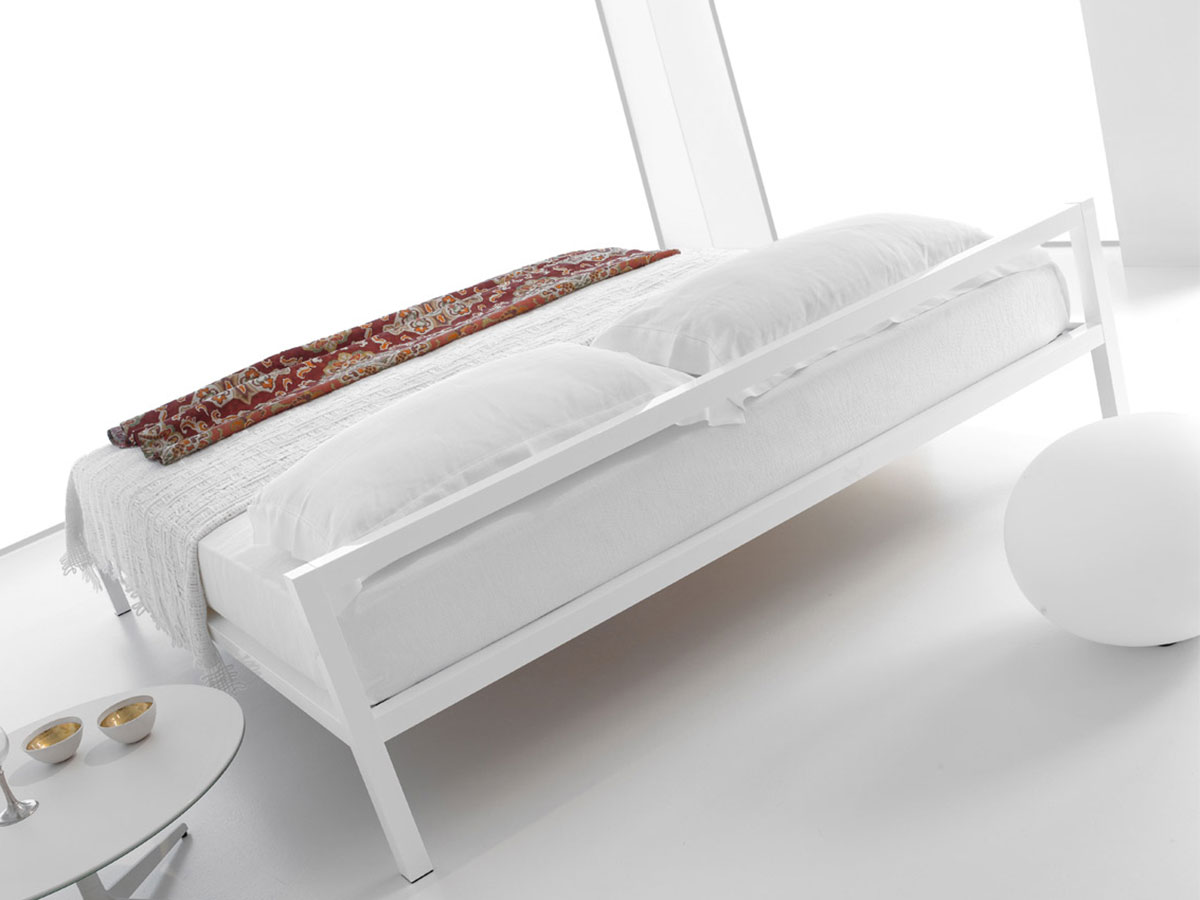MDF Italia Aluminium Bed
