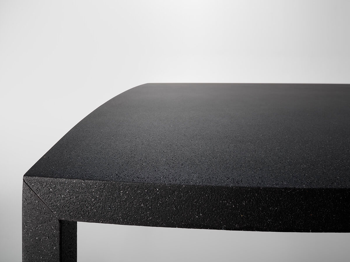 MDF Italia Tense Curve Table