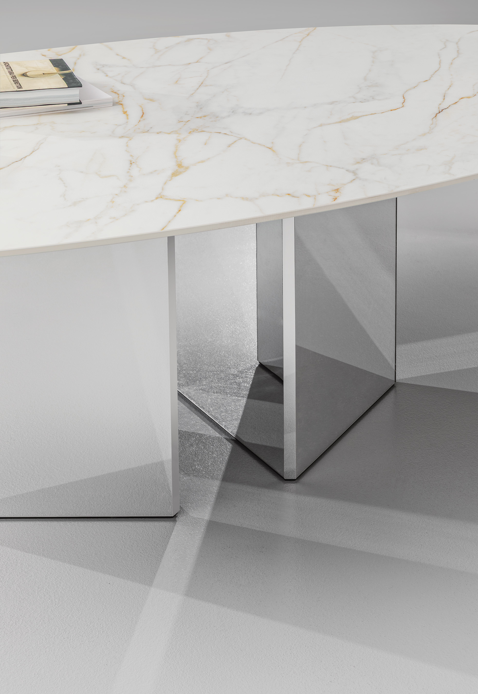 Miniforms Albio Table Porcelain Stoneware Top