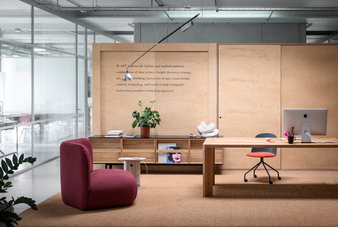 Miniforms Manero Table Miniform