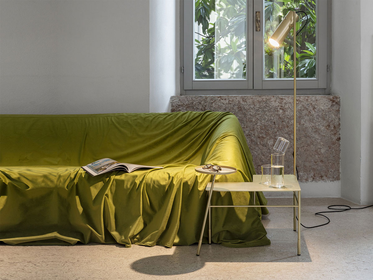Mogg Dase Corner Table With Lamp And Tray