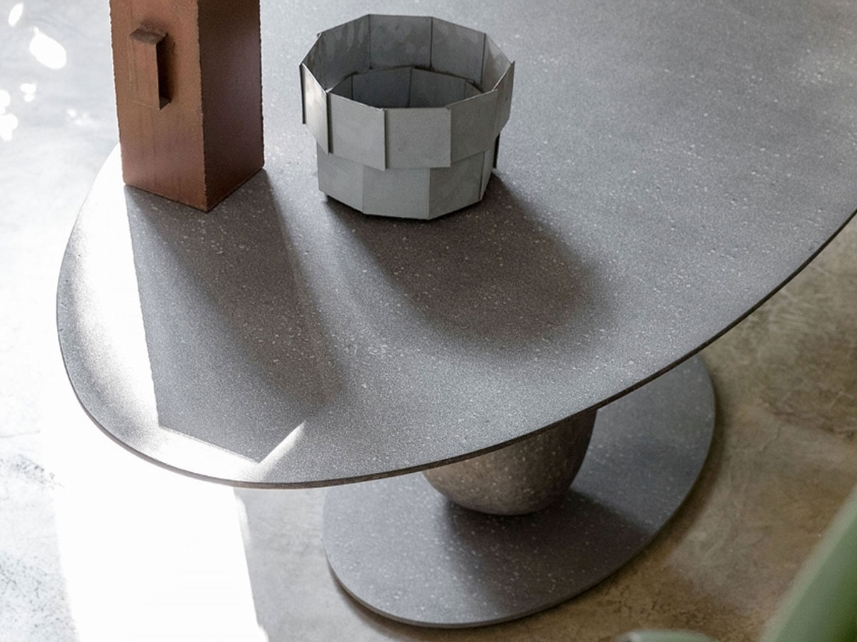 Mogg Matera Table