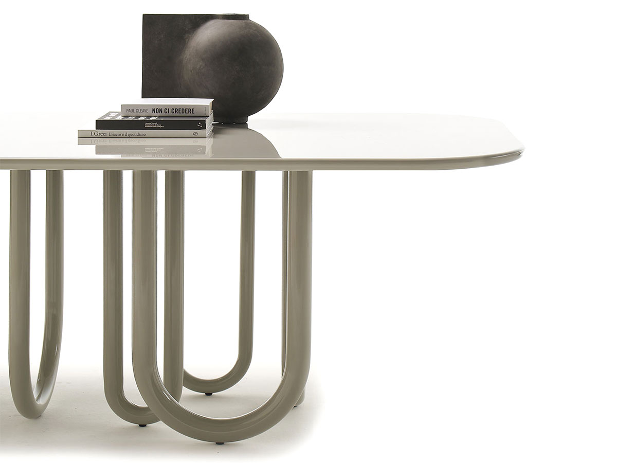 Mogg Medusa Table