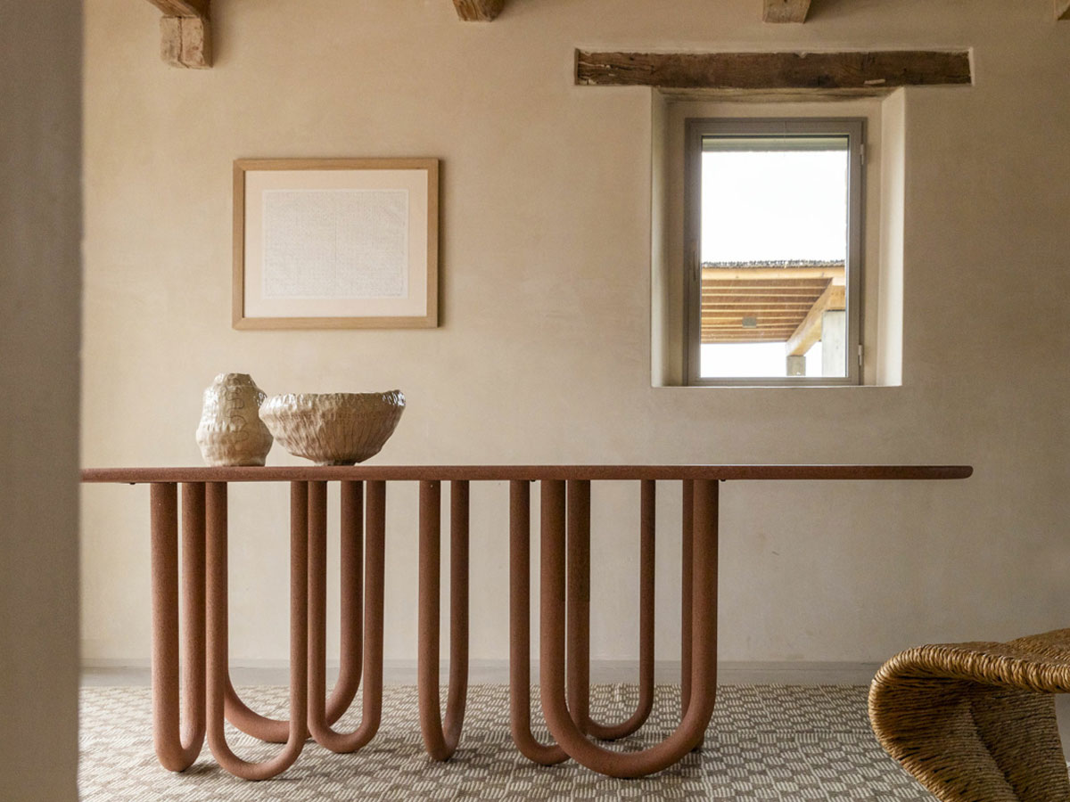 Mogg Medusa Table