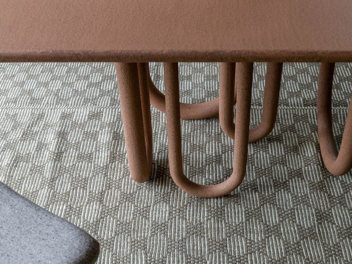 Mogg Medusa Table