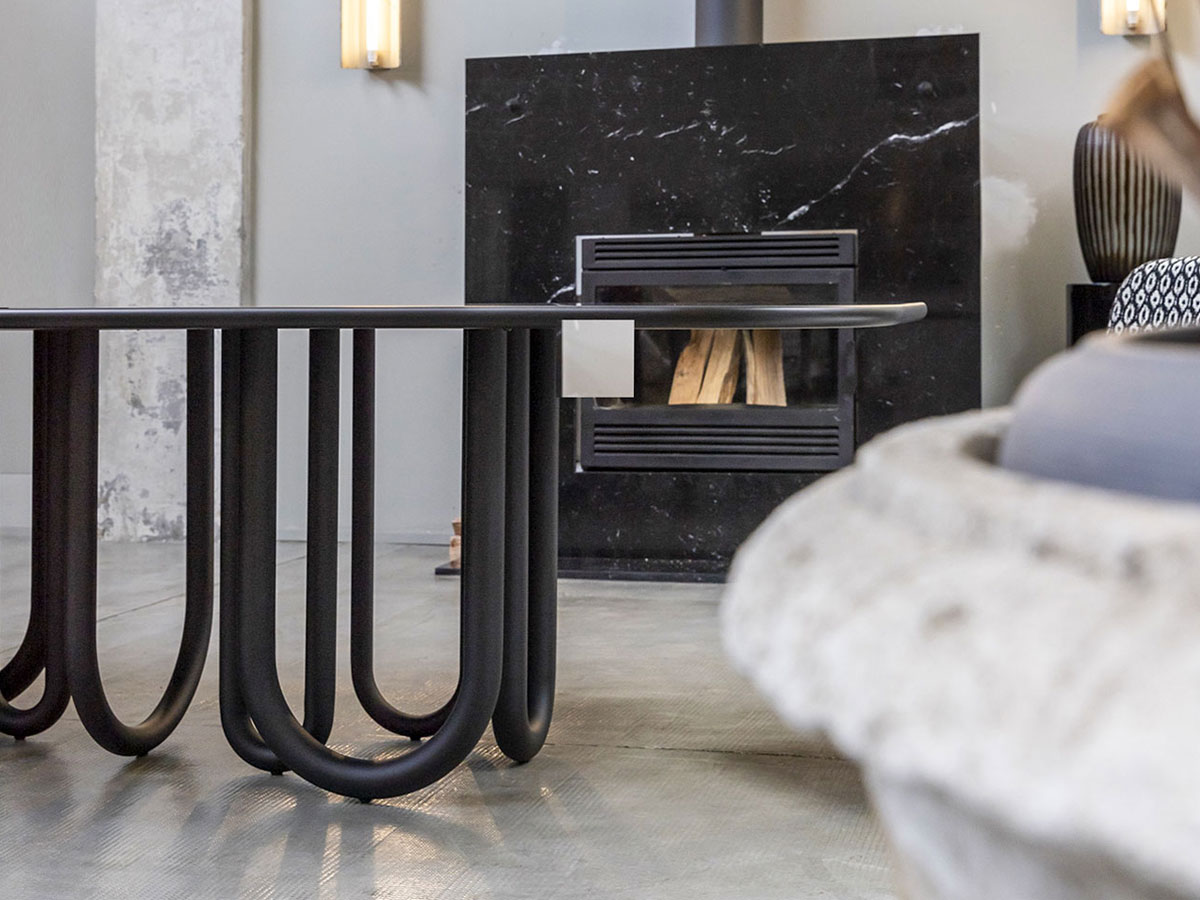Mogg Medusa Table