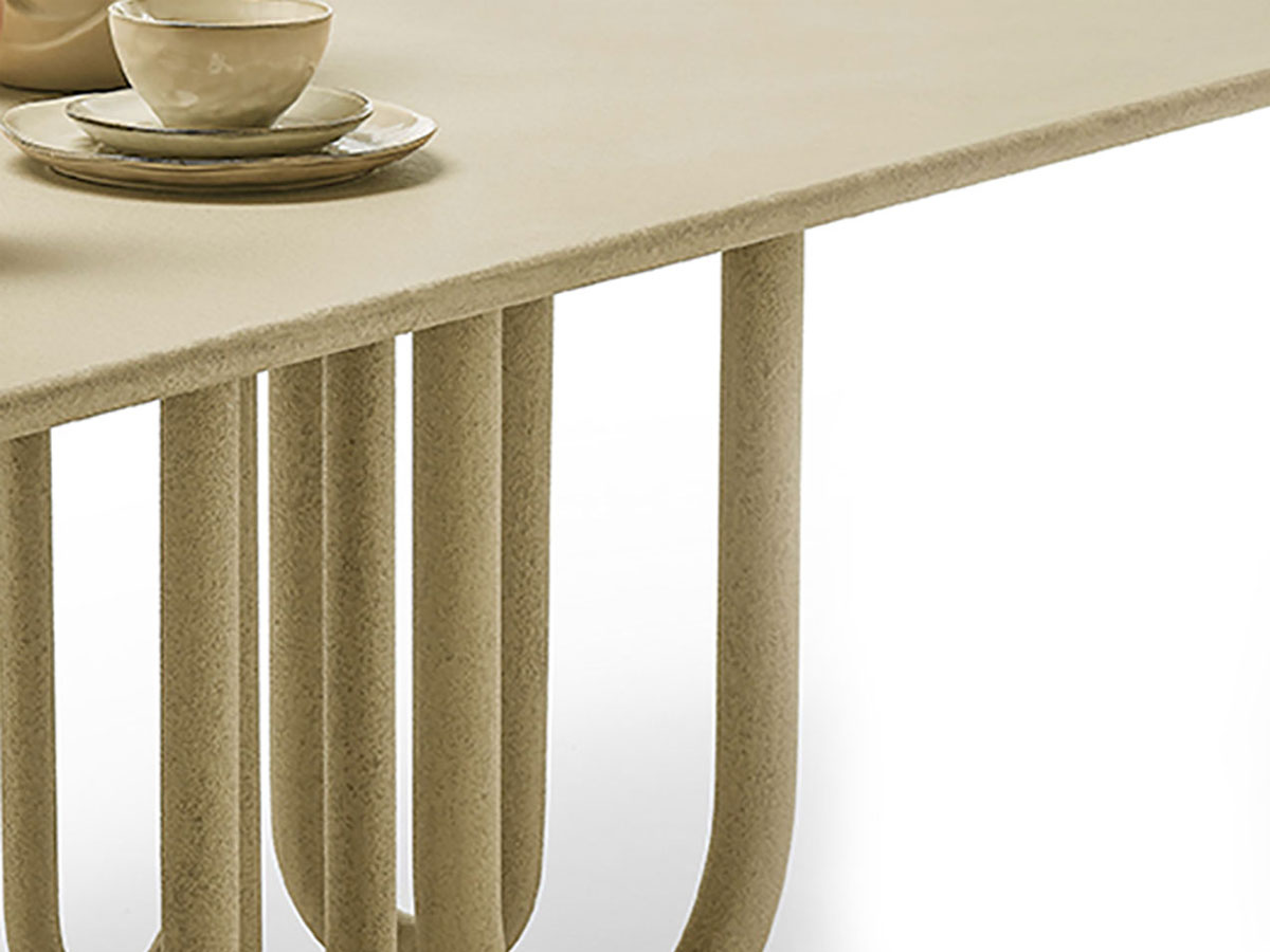 Mogg Medusa Table