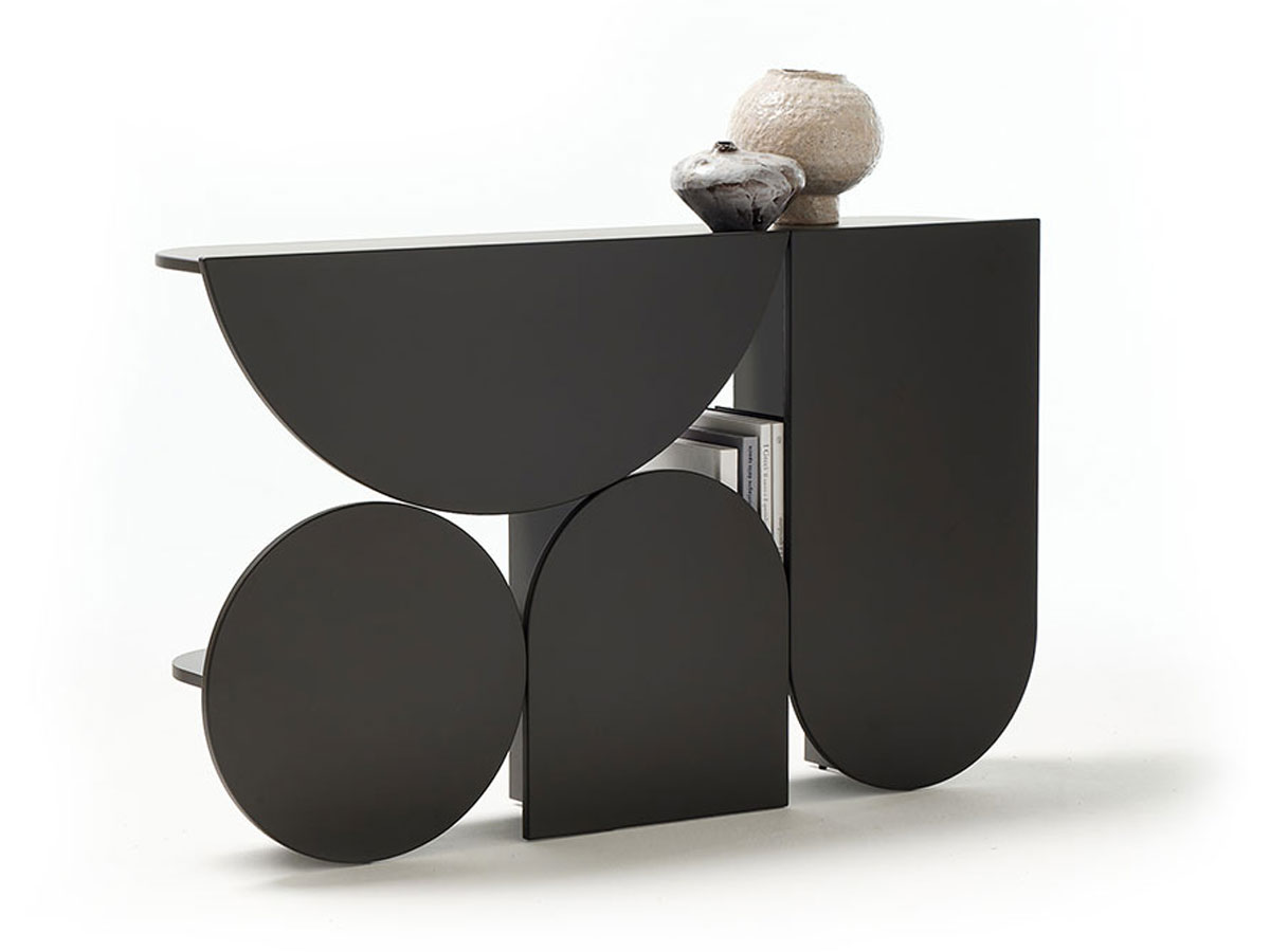 Mogg Shape Console