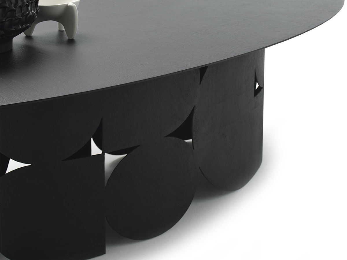 Mogg Shape Oval Table