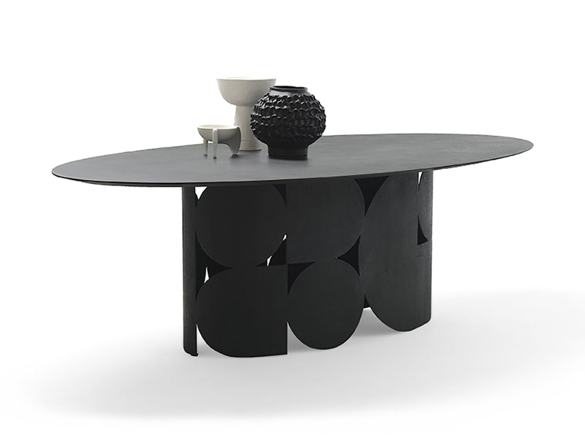 Mogg Shape Oval Table