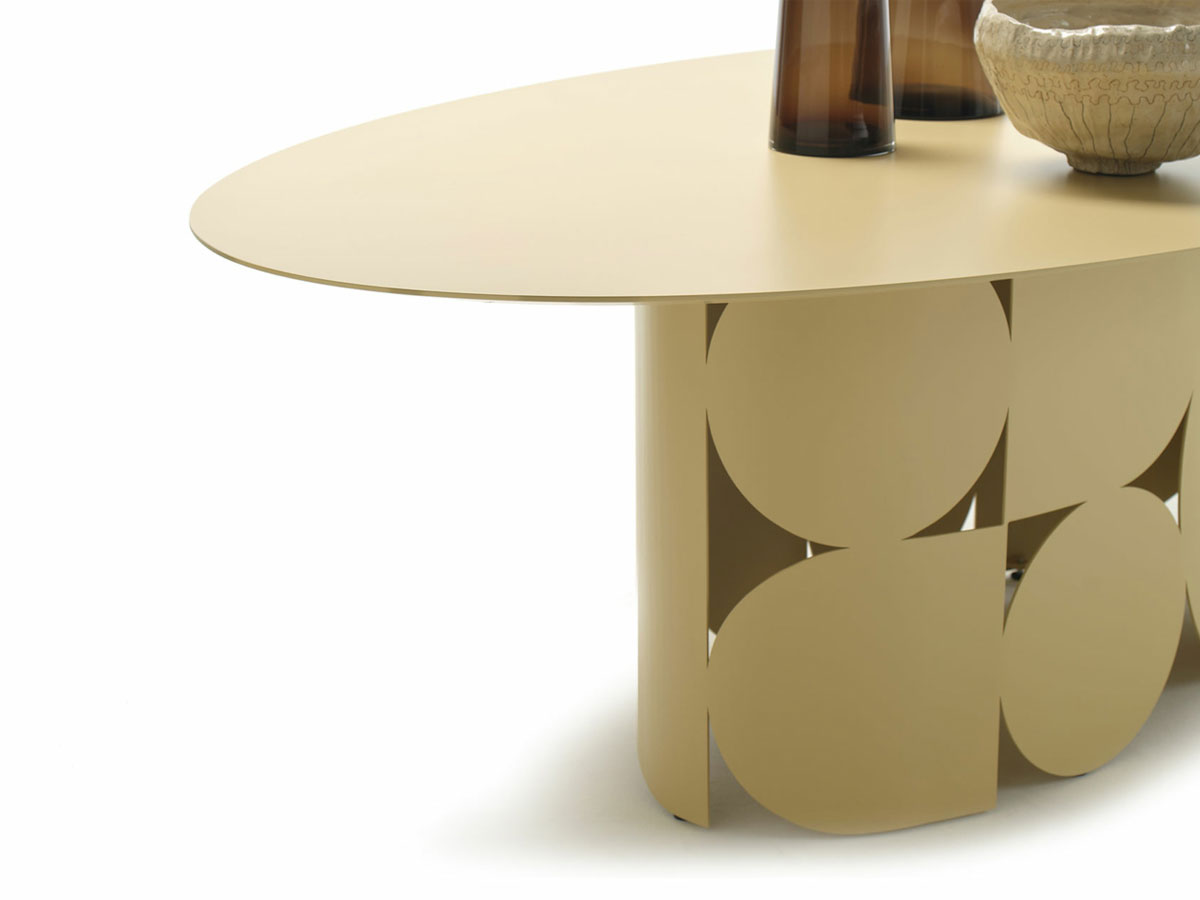 Mogg Shape Oval Table
