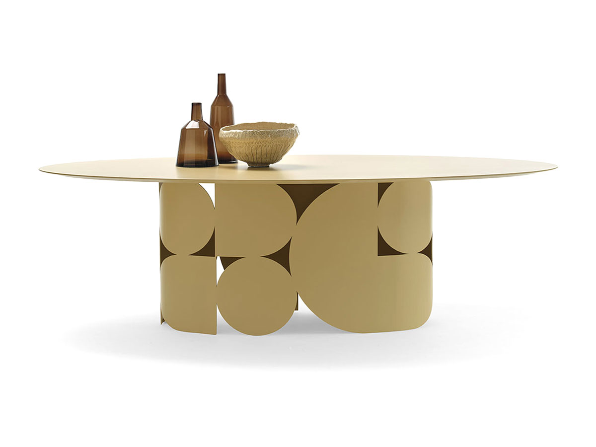 Mogg Shape Oval Table