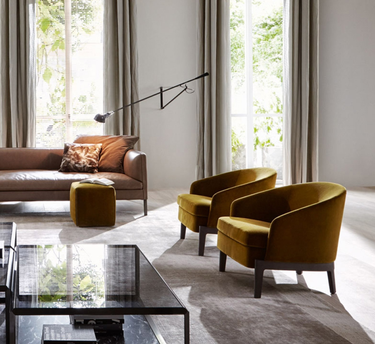 Molteni C Low Armchair Chelsea