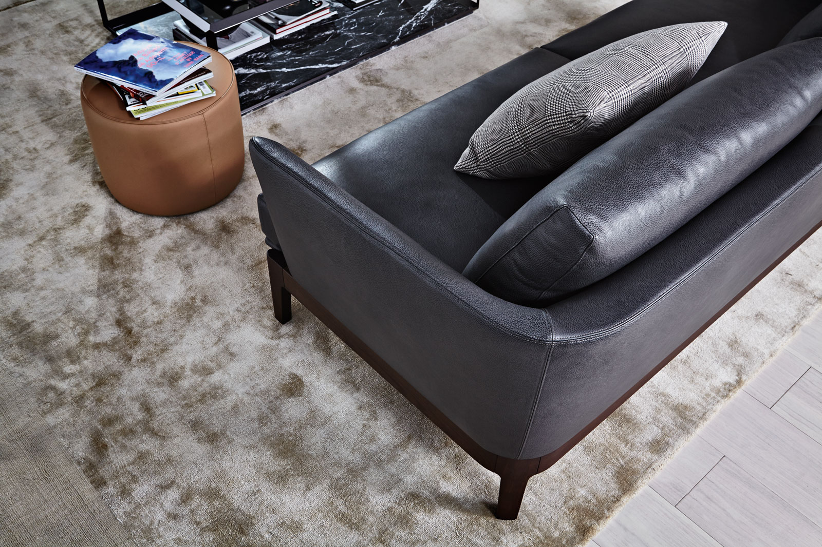 Molteni C Chelsea Sofa Collection