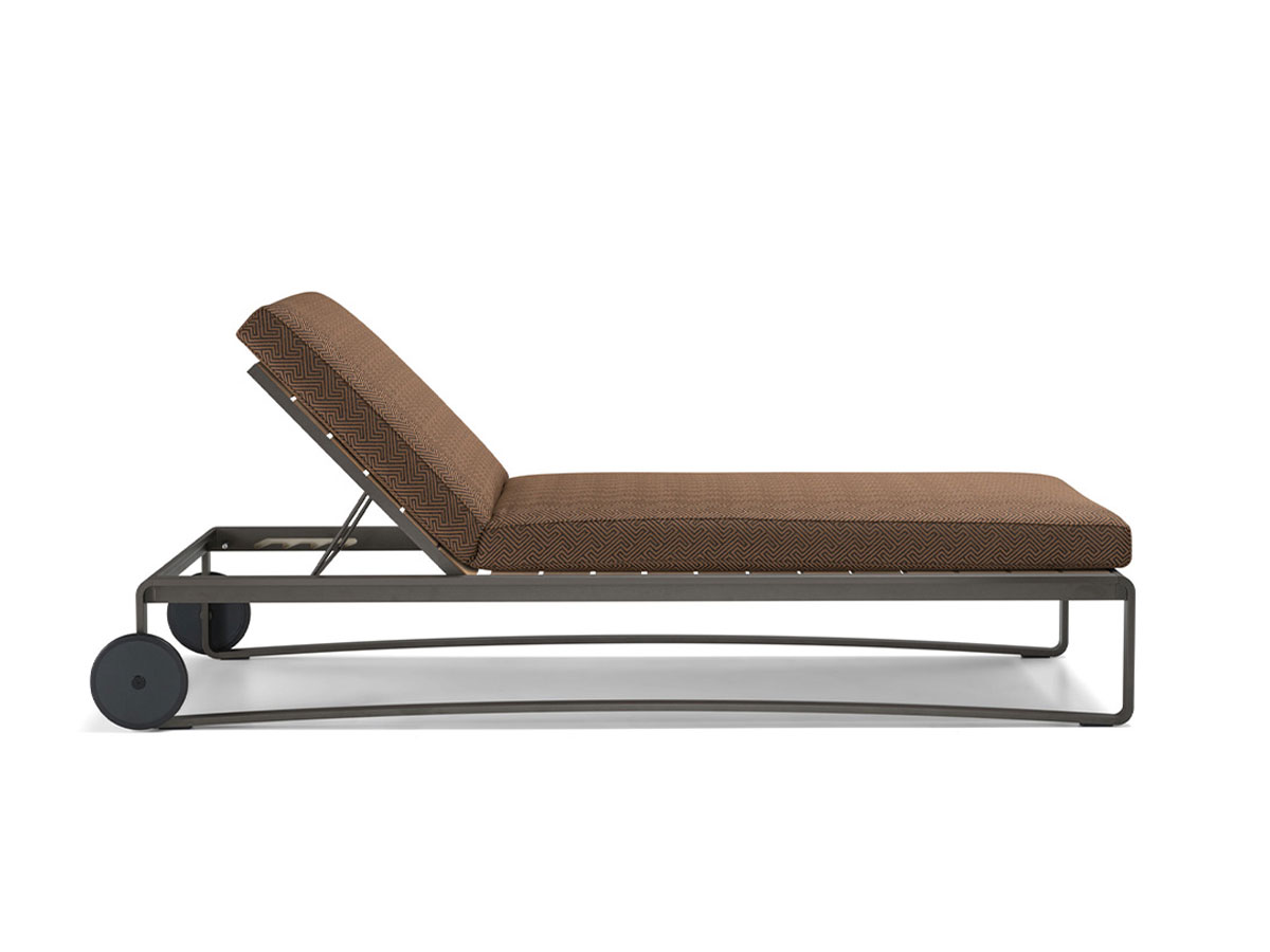 Molteni C Guell Sunbed