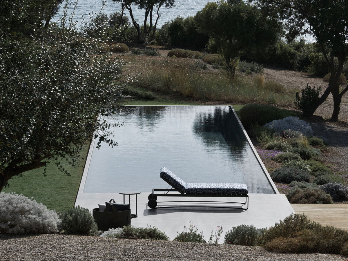 Molteni C Guell Sunbed
