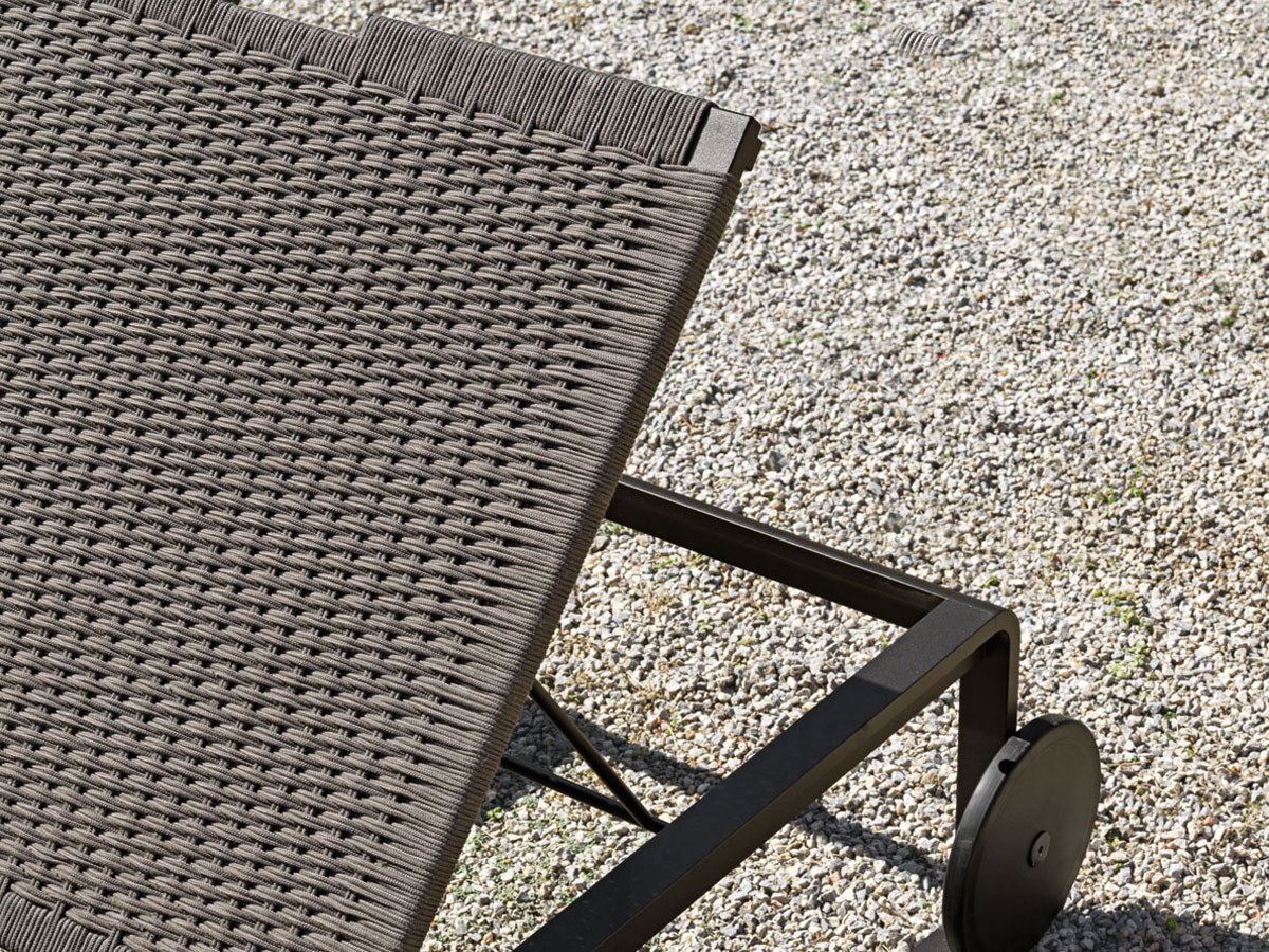 Molteni C Guell Sunbed