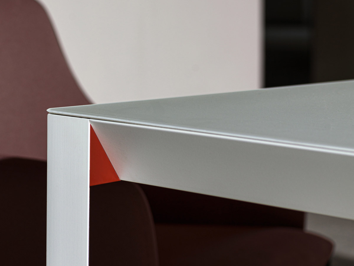 Molteni C Half A Square Table