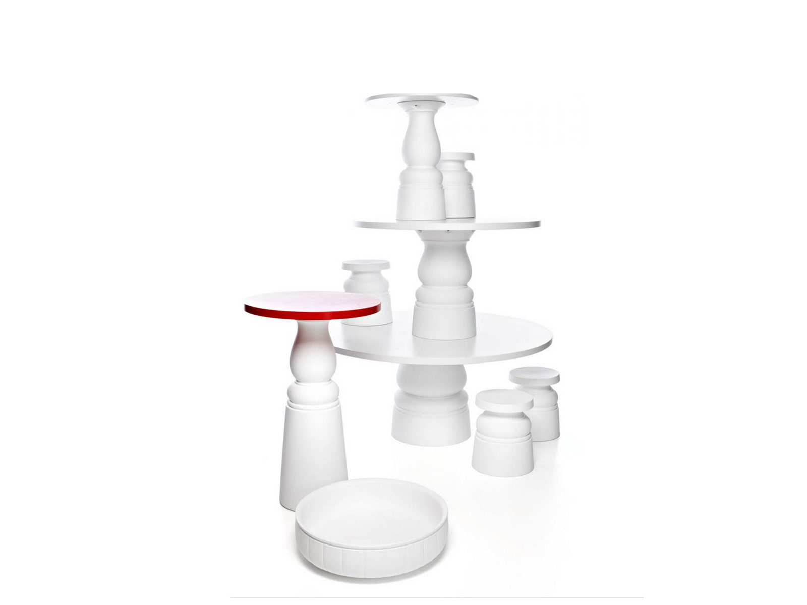Moooi Container Table O 70 New Antiques 10638 Table White