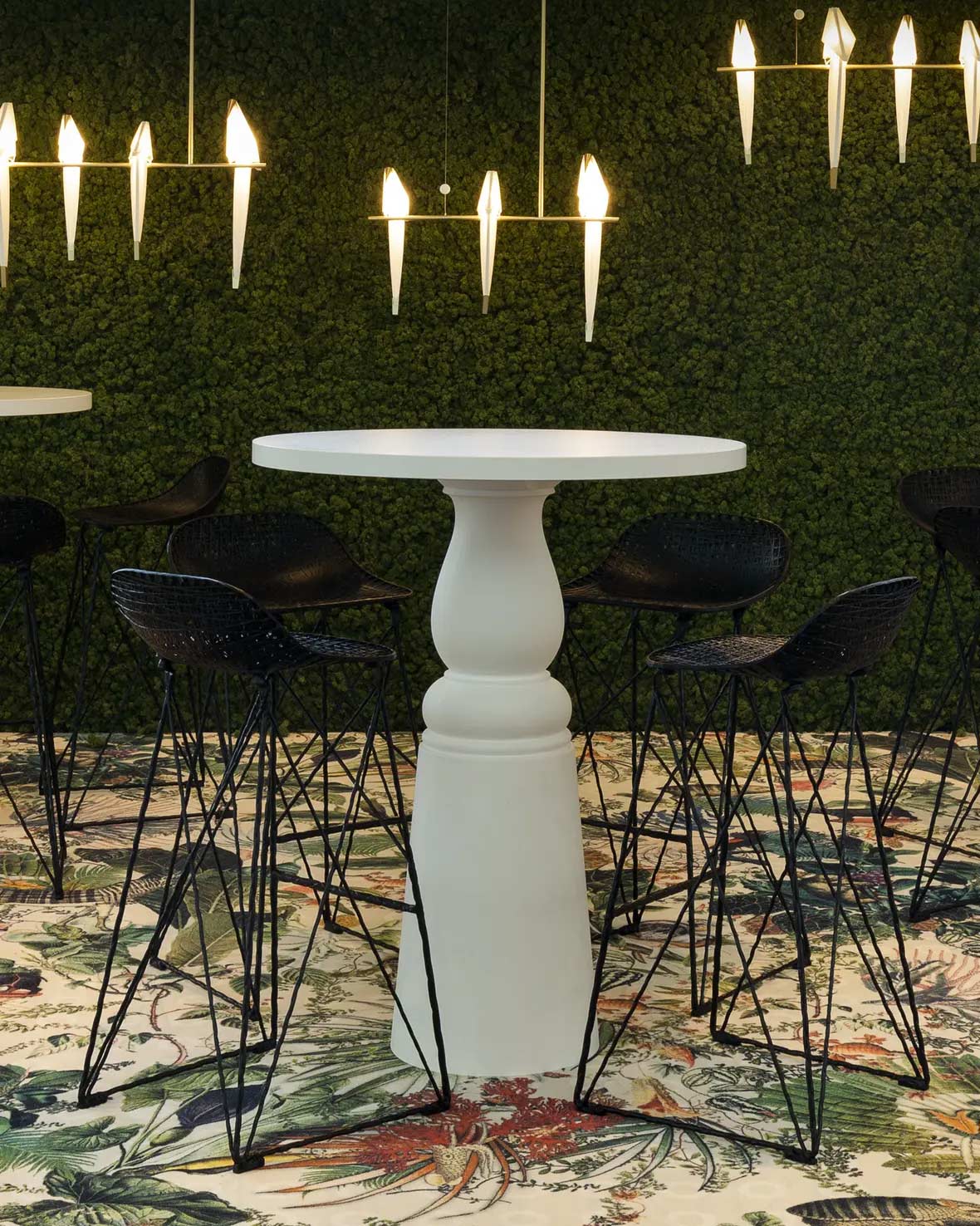 Moooi Container Table O 70 New Antiques 10638 Table White