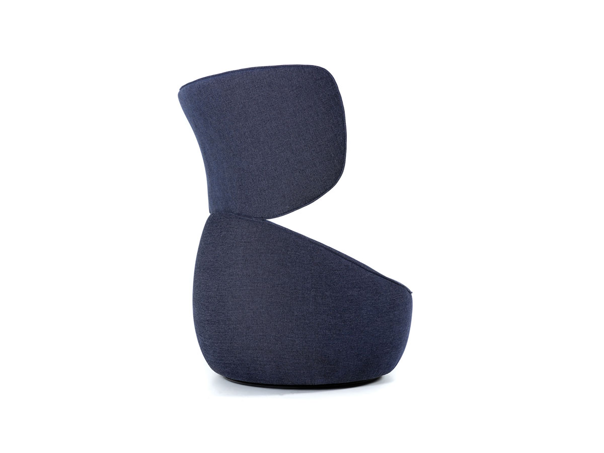 Moooi Hana Wingback Armchair