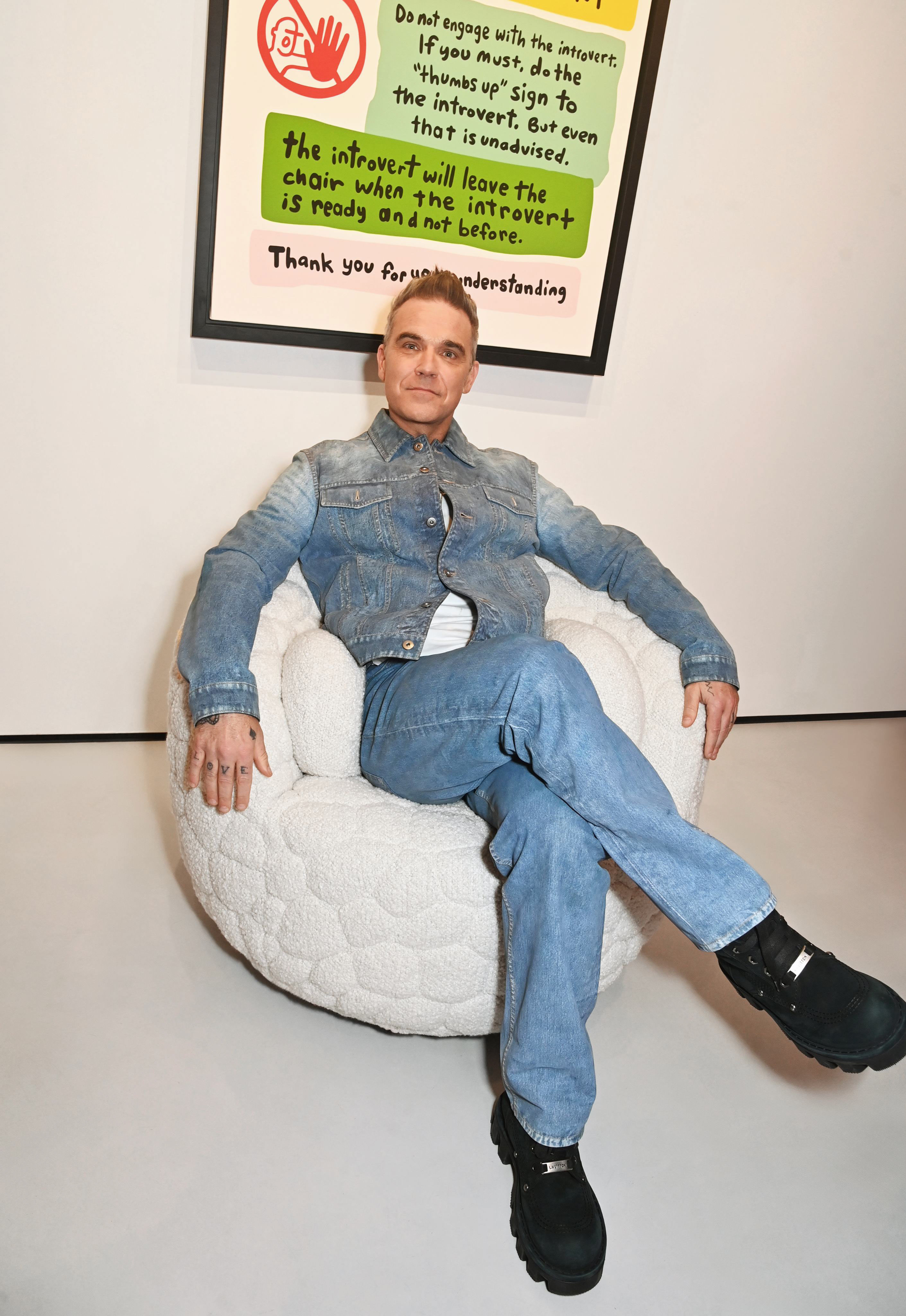 Moooi The Introvert Chair By Robbie Williams Armchair
