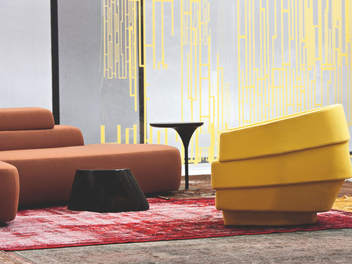 Moroso Bloomy Side Table Black Base Black Laminam Top