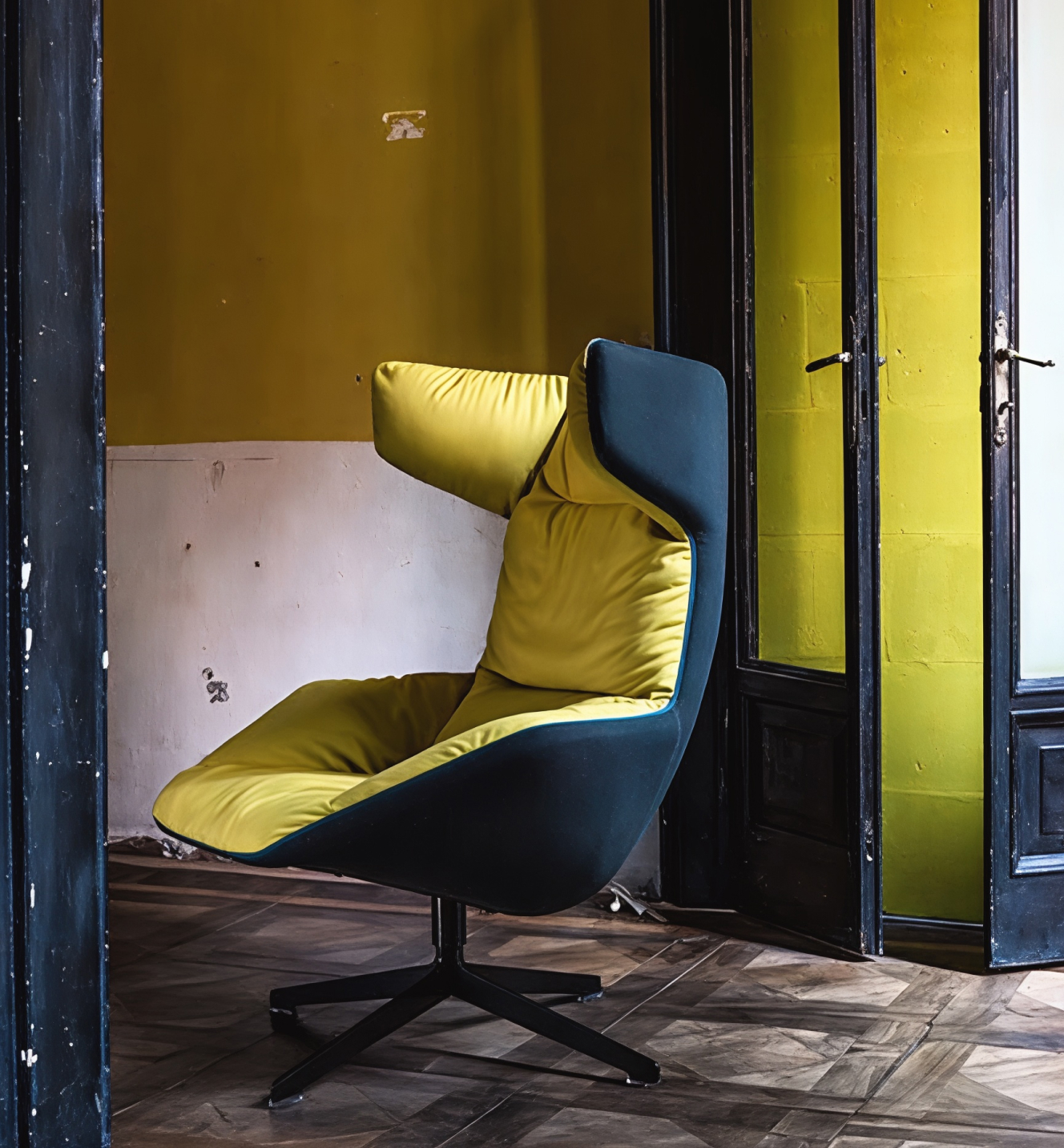 Moroso Take A Line For A Walk Swivel Armchair
