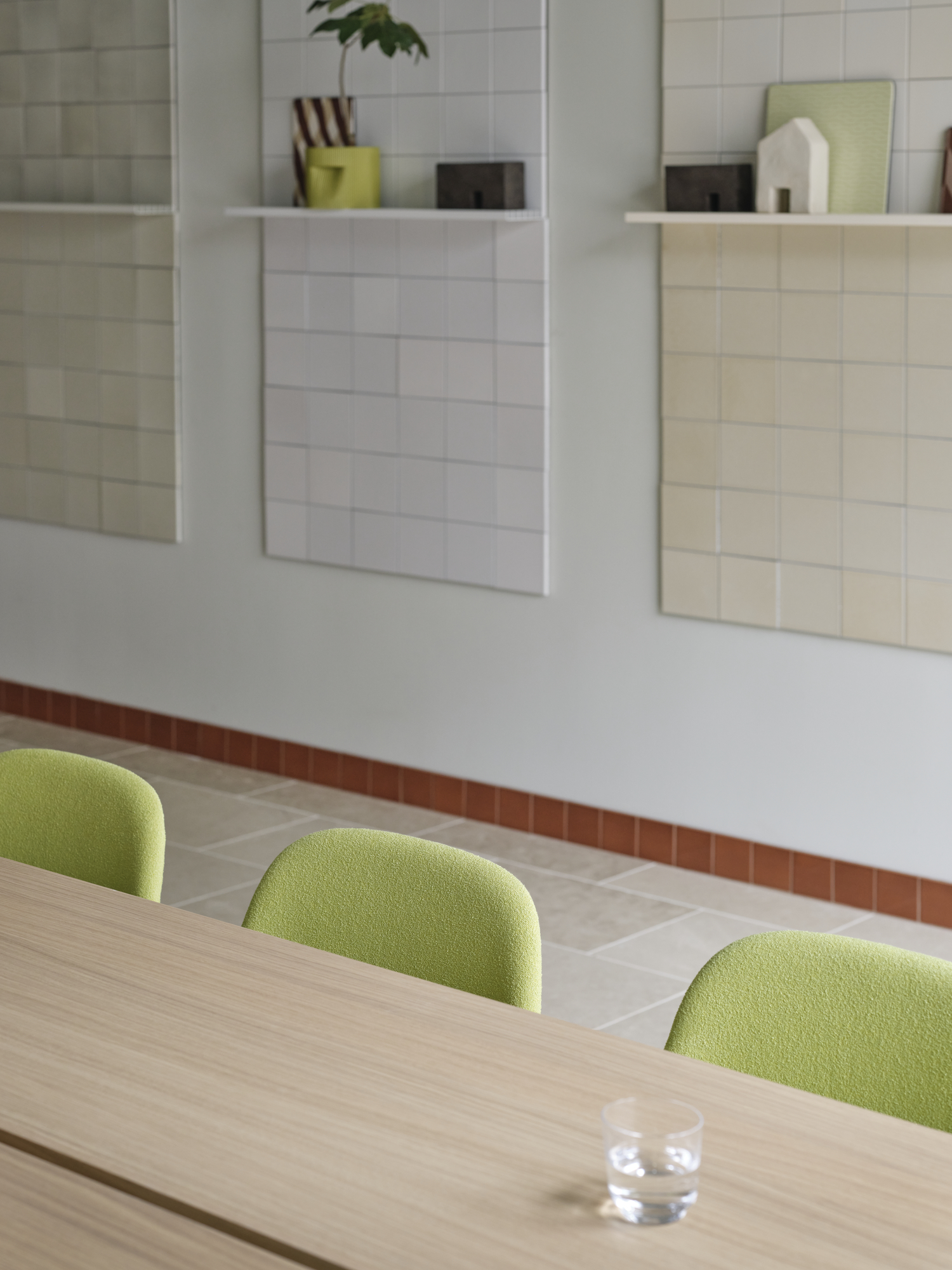 Muuto Linear System Table